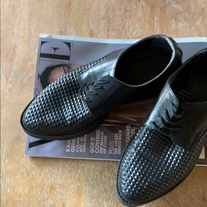 Platform black Oxford shoes